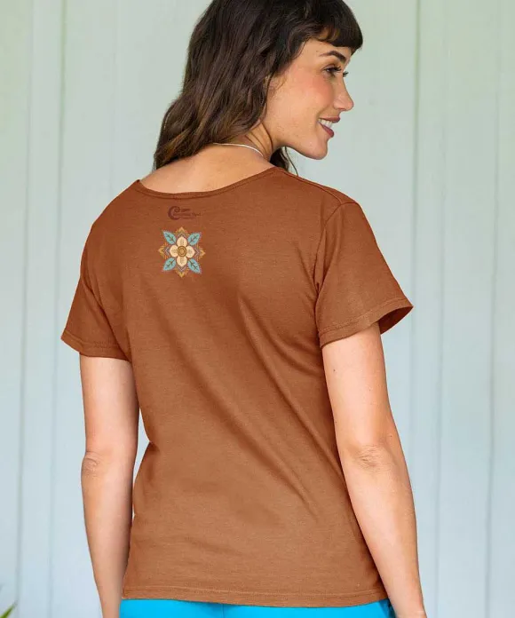T-Shirts>Crazy Shirts Blossom Quilt - Cinnamon Dyed Short Sleeve Scoop Neck T-Shirt