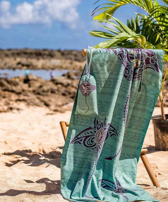 Towels>Crazy Shirts Maui Legend - Microfiber Beach Towel